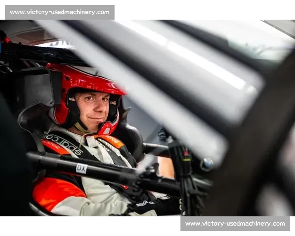 极速赛道精彩瞬间 全球汽车比赛直播引爆全场热情